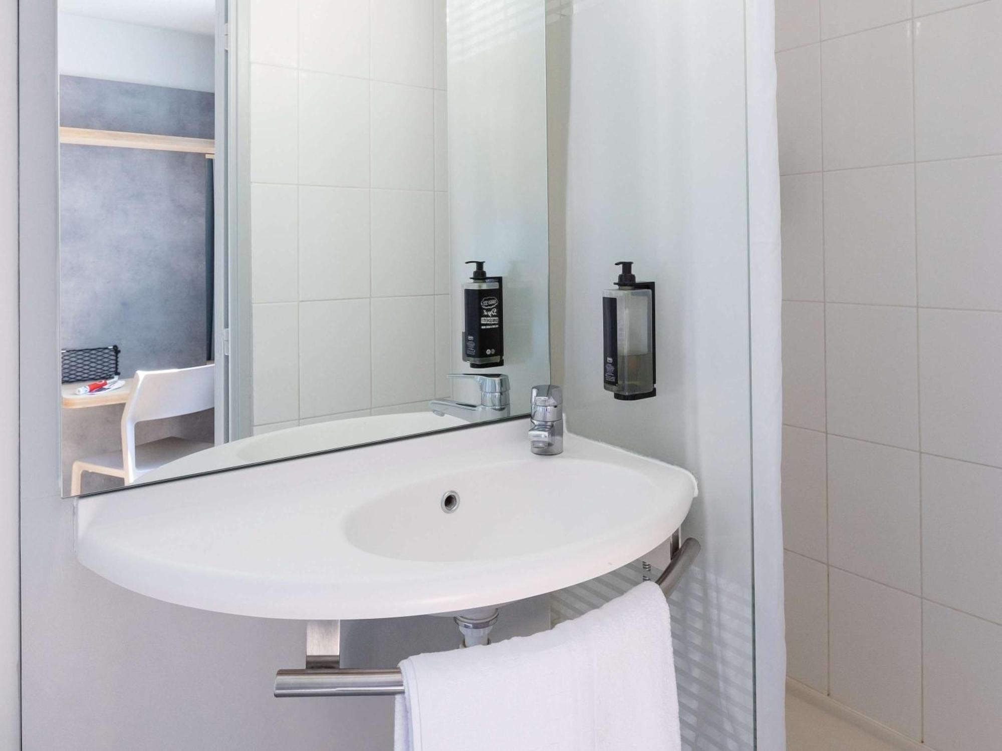 Ibis Budget Angouleme Centre Экстерьер фото